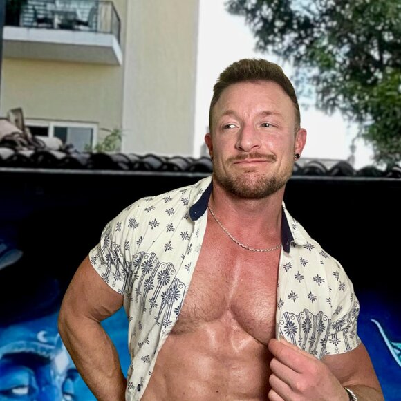 Meet your Posher, Daniel - Picture 1 of 2